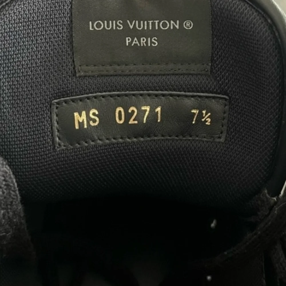 LOUIS VUITTON LV RIVOLI (UNISEX) SNEAKERS EU 40 US MENS 7.5 US WMNS SIZE 9 (EUC)